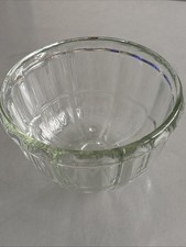 VINTAGE ROUND PYREX GLASS