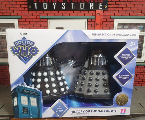 Doctor who action figure - doctor,