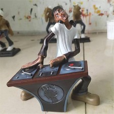 20CM Hip Hop Rapper Statue