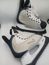 Nike Quest V2 Size 7.5 42 Mens