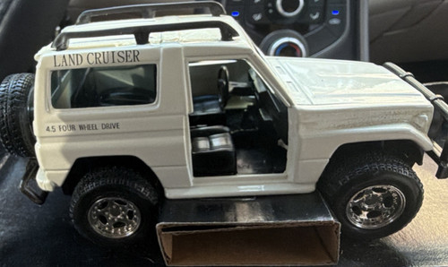 New ray toyota land cruiser - toyota,