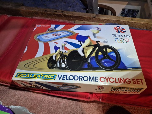 Scalextric velodrome cycling - scalextric,