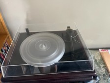 Voyd turntable with Helius Cyalene tonearm