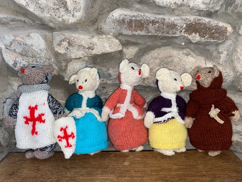 Hand knit medieval tudor mice - knit,