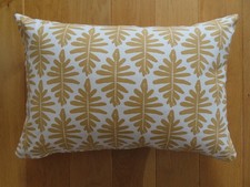 Vanessa Arbuthnott - 24 x16" -