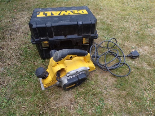 Dewalt d26500k 240v - 240v, electric