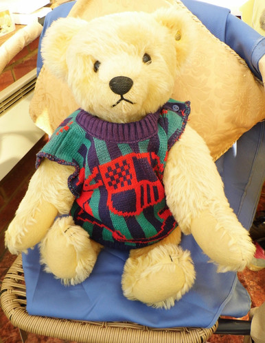 Steiff teddy bear - pale, gold