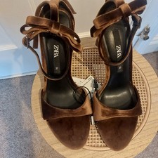 Zara velvet ochre brown high heel shoes with bow Size 4 NWT
