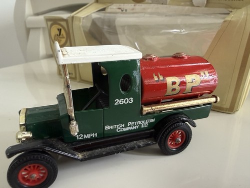 Models-of-Yesteryear-Ford-1912
