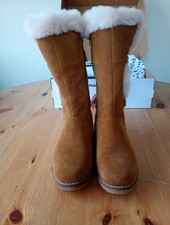 Beautiful Hush Puppies In  Tan