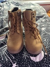 Men’s brown lace-up boots From Matalan Size 9