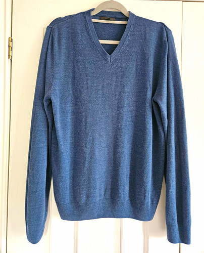 Blue neck pullover - blue, v-neck