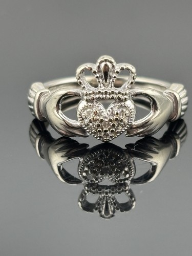Petite 10k white gold - 10k,