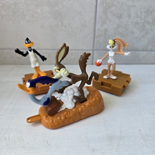 Looney tunes mcdonalds - looney,