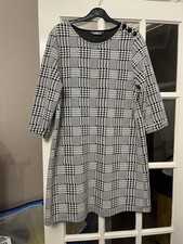 Ladies size 16 dogtooth print