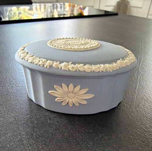 Wedgwood jasperware blue oval - wedgwood,