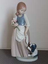LLADRO NAO "GIRL WITH NAUGHTY PUPPY" 01004 - BOXED