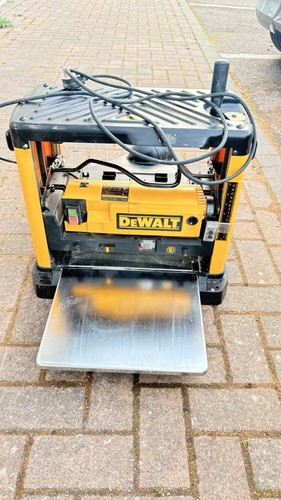 Dewalt portable thicknesser - dewalt,