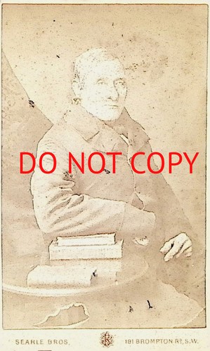Cdv card old man leaning - leaning, on