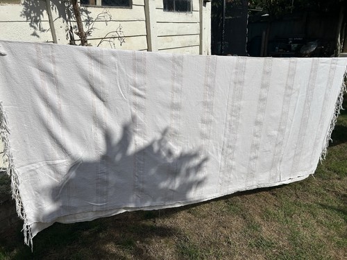 Large white textured cotton - large,