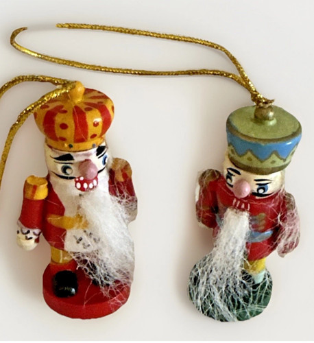 Black forest clockmaker - 2,
