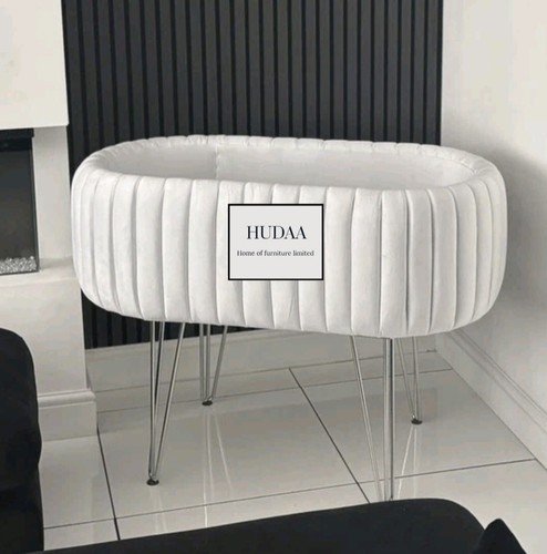 Beautiful panelled bassinet - beautiful, &