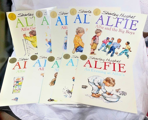 Alfie bag books - alfie's,
