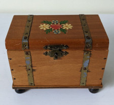 VINTAGE SMALL CHEST MUSICAL