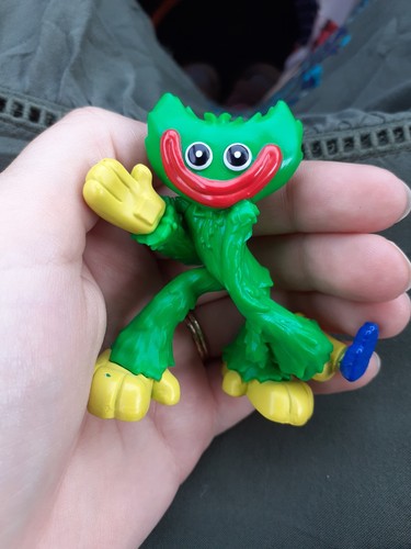 Huggy wuggy toy figure - huggy, poppy
