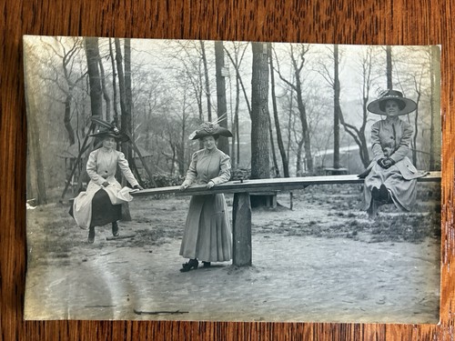 1900s young women ladies