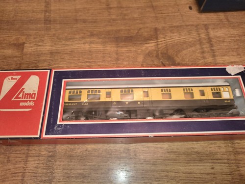 Lima restaurant car - car, coach