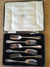 Goldsmiths And Silversmiths Regent Plate Dessert Forks Set Boxed - Vintage