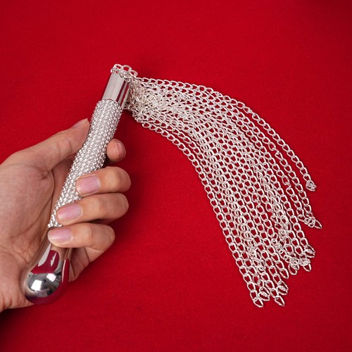 Metal chain restraint whip - chain,