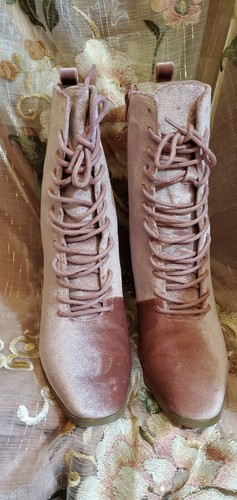 Blush pink velvet - pink, victorian