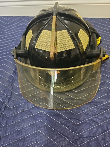 Cairns 1000 fire helmet - cairns,