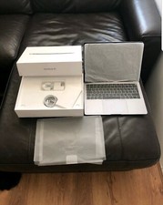 Apple MacBook Air 2018 - 13.3 Inch Screen- 8 GB RAM- 250 GB SSD - Core i5 -A1932