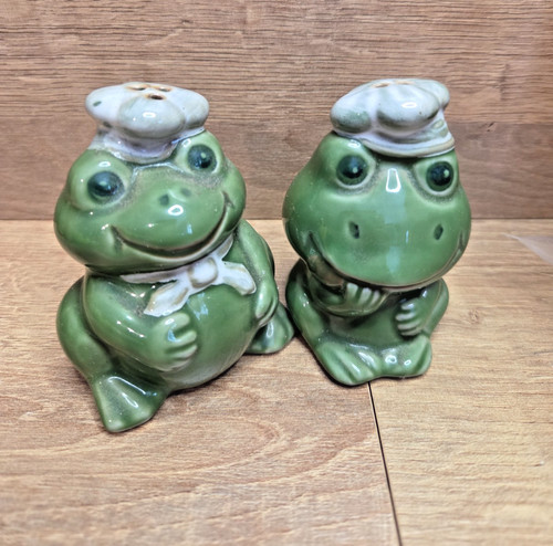 Frog salt pepper shakers - frog,