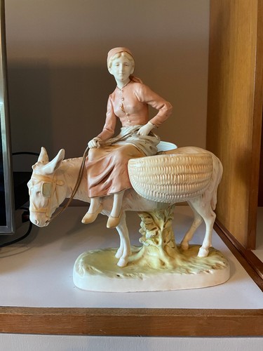 Royal dux bohemian figurine - royal,