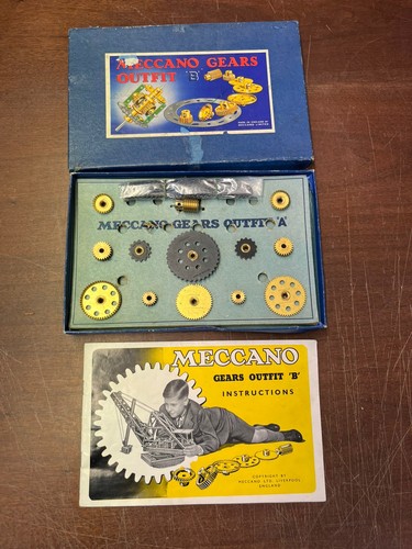 Vintage meccano gears outfit - vintage,