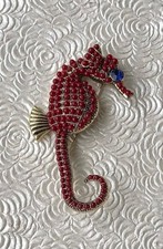ART DECO VINTAGE STYLE antique gold LARGE SEAHORSE PIN red coral resin BROOCH