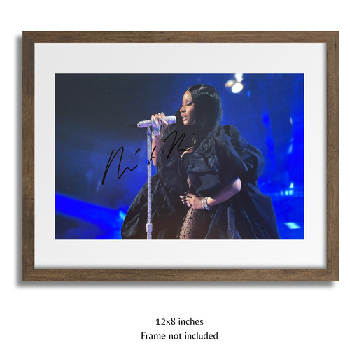 Nicki minaj hand signed - hand,
