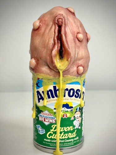 Creamy custard grotesque - creamy, –
