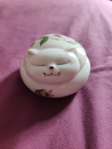 Vintage sleeping cat - vintage, trinket