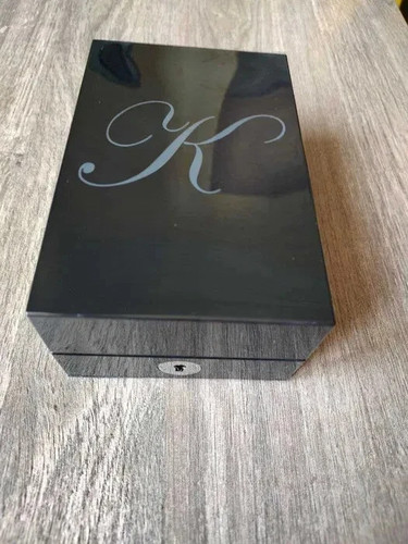 Kilian perfume box.