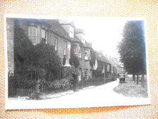 BAMPTON OXFORDSHIRE  ETON VILLA'S RP POSTCARD SHOWS OLD CAR AND HOUSES 