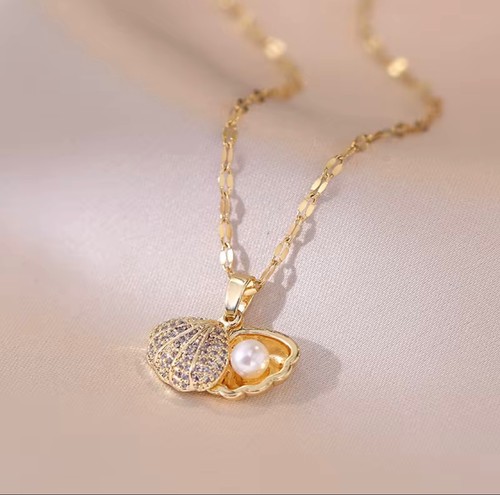 Seashell necklace with - necklace,