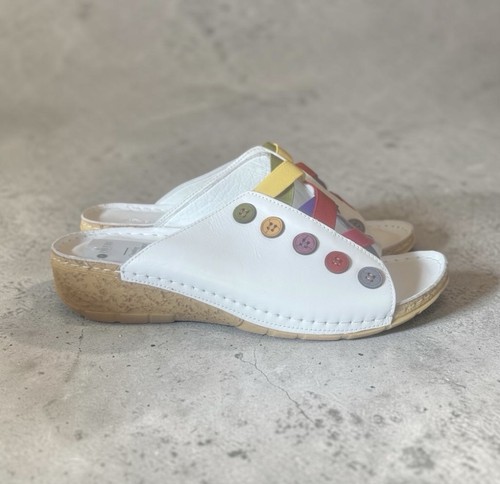 Pavers white button wedge - pavers,