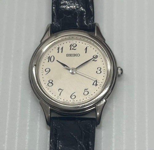 Analog wristwatch made - analog, in