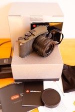 Leica Q2 Reporter Edition