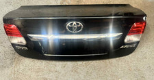 TOYOTA AVENSIS SALOON  09-15 BLACK COMPLETE BOOTLID TAILGATE WITH LIGHTS